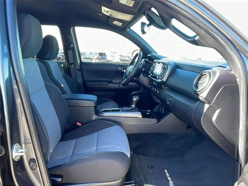 Used 2023 Toyota Tacoma TRD Sport image 14