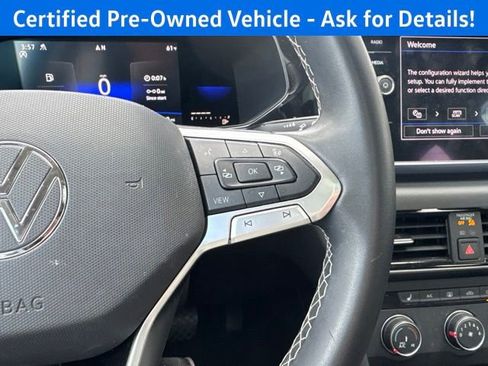 Certified 2022 Volkswagen Taos SE w/ Panoramic Sunroof Package AWD/4WD image 20
