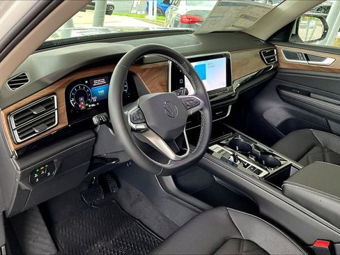 New 2026 Volkswagen Atlas SE image 14