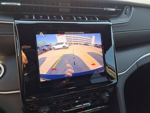 New 2025 Jeep Grand Cherokee L Altitude RWD image 5