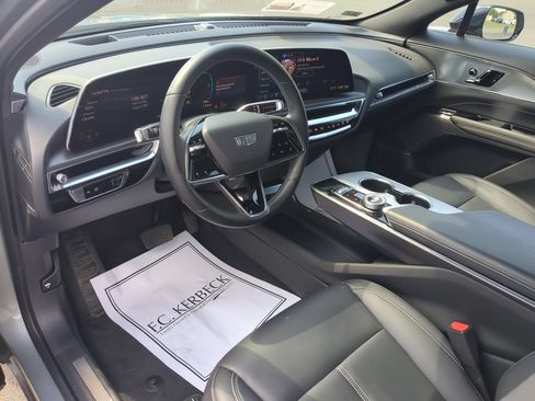 Used 2024 Cadillac Lyriq Tech AWD/4WD image 9