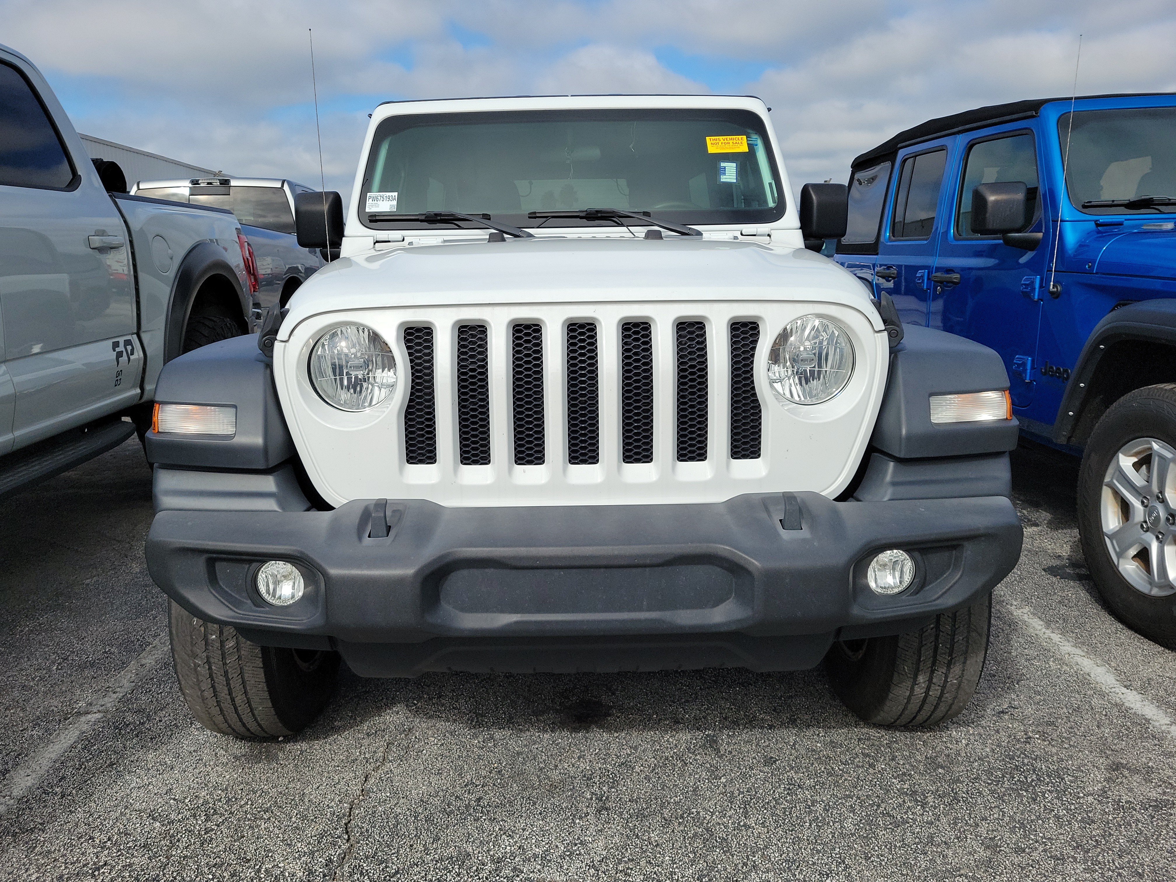 Used 2023 Jeep Wrangler Unlimited Sport AWD/4WD image 2