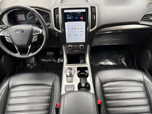 Certified 2024 Ford Edge SEL image 3