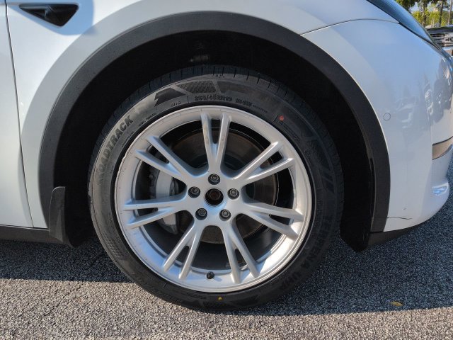 Used 2020 Tesla Model Y Long Range AWD/4WD image 10