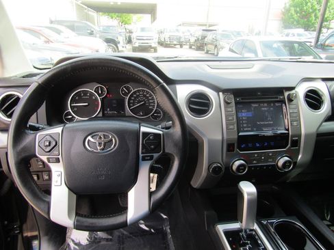 Used 2015 Toyota Tundra Platinum image 17