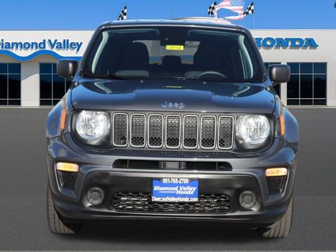 Used 2023 Jeep Renegade Latitude image 2