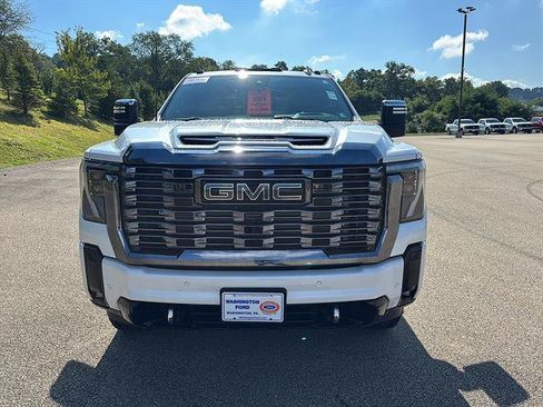 Used 2025 GMC Sierra 3500 Denali Ultimate AWD/4WD image 7