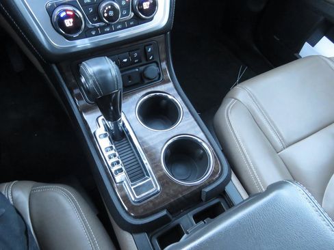 Used 2016 GMC Acadia SLT image 25