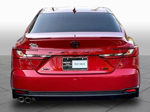 Used 2025 Toyota Camry SE w/ Convenience Package FWD image 5