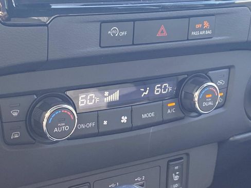 Used 2024 Nissan Frontier SV w/ Technology Package image 15