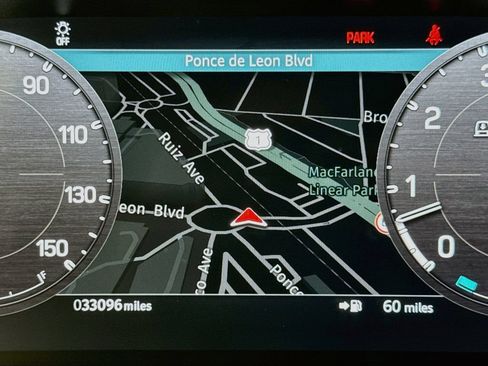 Used 2024 Land Rover Defender 110 X-Dynamic SE AWD/4WD image 11