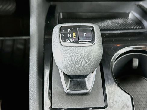 Used 2025 Nissan Rogue SV FWD image 25