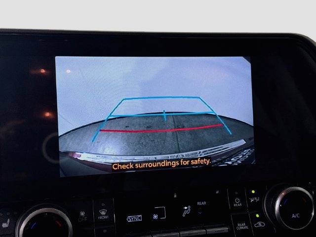 Used 2023 Toyota Highlander XLE AWD/4WD image 13