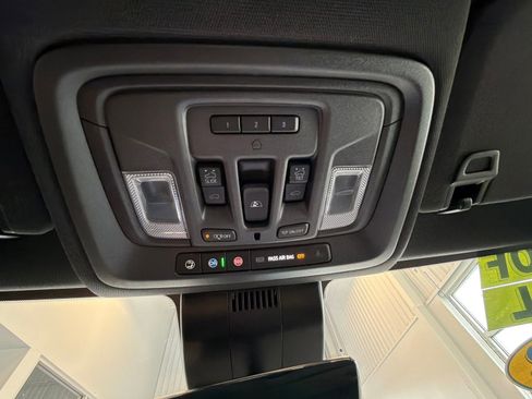 Used 2023 Chevrolet Silverado 1500 High Country AWD/4WD image 24