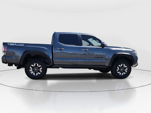 Used 2020 Toyota Tacoma TRD Off-Road w/ TRD Premium Off Road Package AWD/4WD image 4