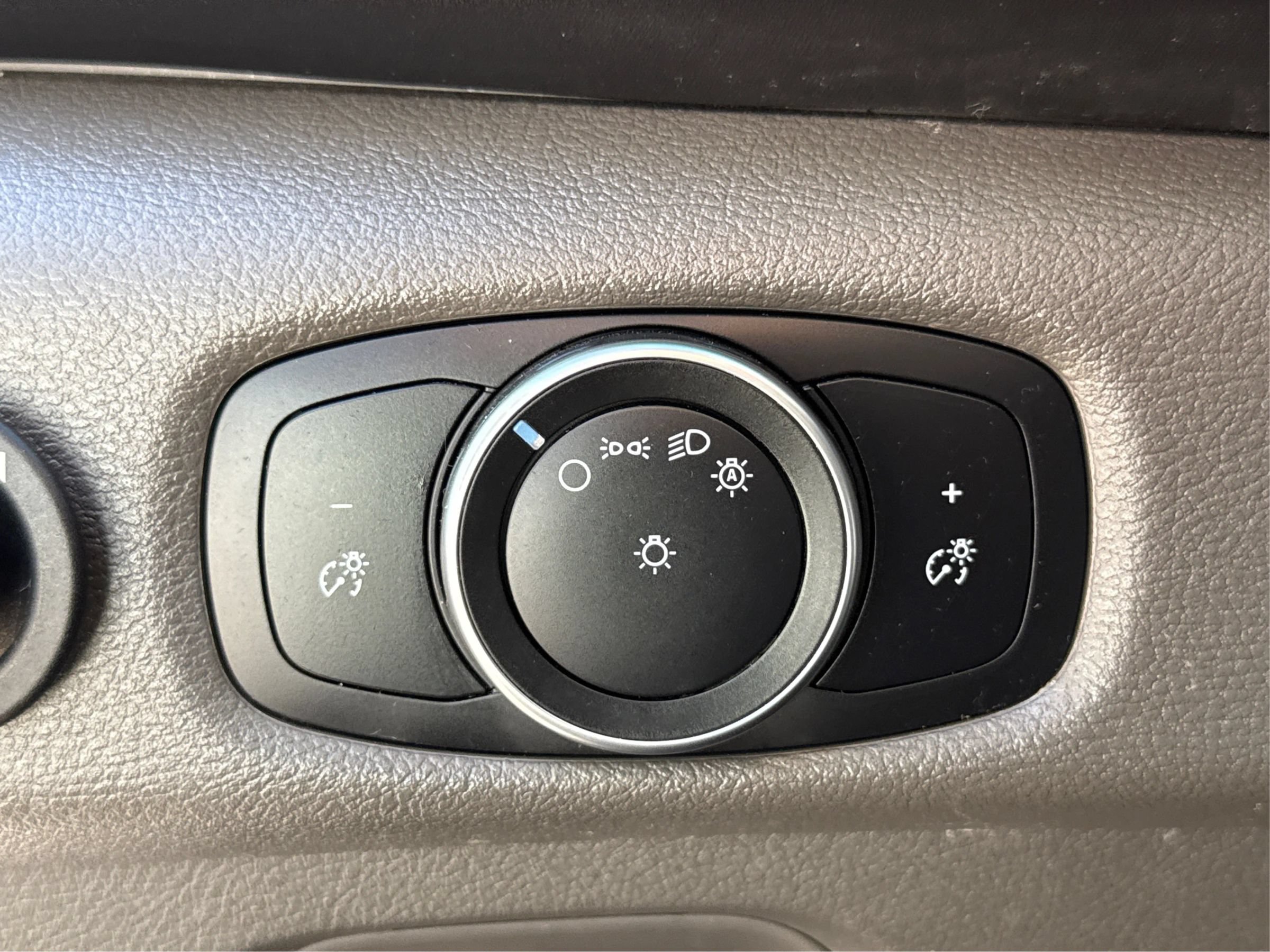 Used 2020 Ford Transit 250 Medium Roof AWD image 16