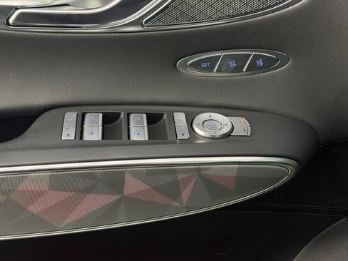 Used 2025 Genesis GV70 3.5T Sport w/ Sport Advanced Package image 18