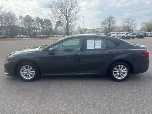 Used 2025 Toyota Camry LE image 2