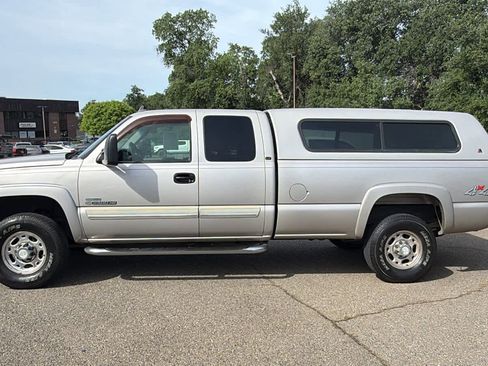 Used 2006 Chevrolet Silverado 2500 LT w/ Heavy-Duty Power Package AWD/4WD image 8