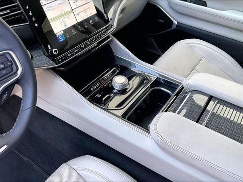 Used 2022 Jeep Wagoneer Series II image 14