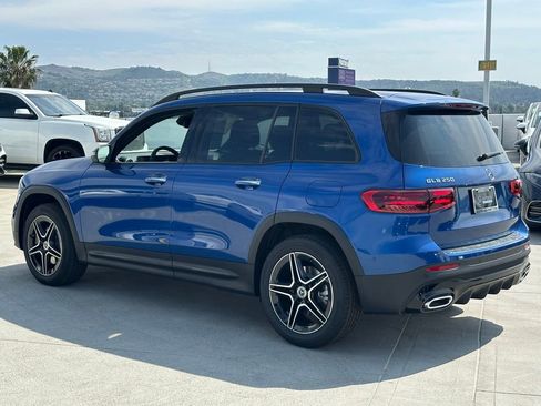 Used 2024 Mercedes-Benz GLB 250 image 9