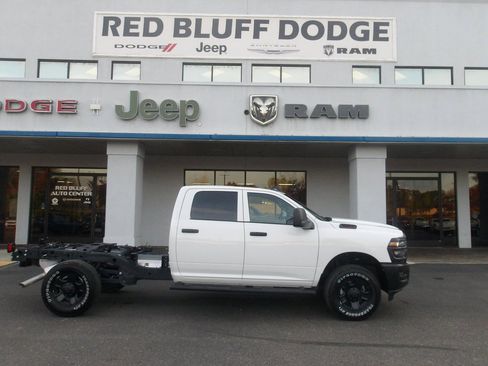 Used 2025 RAM 2500 Tradesman image 1