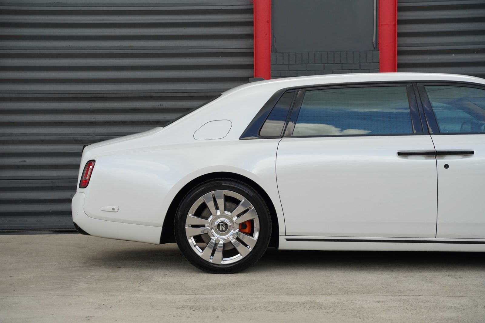 Used 2018 Rolls-Royce Phantom Extended Wheelbase RWD image 9