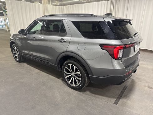 Used 2025 Ford Explorer ST-Line AWD/4WD image 7