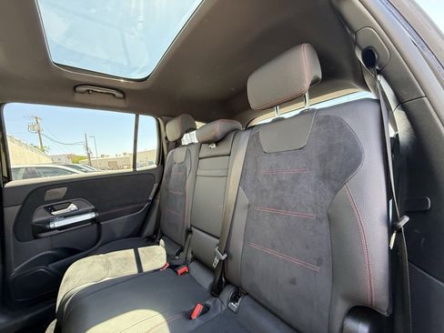 Used 2024 Mercedes-Benz GLB 250 4MATIC image 8