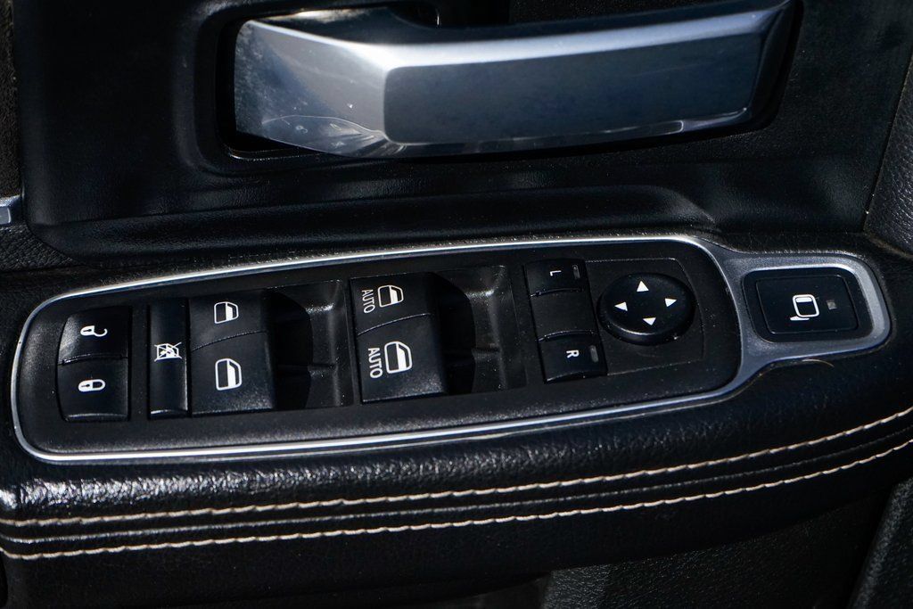 Used 2023 RAM 3500 Laramie AWD/4WD image 19