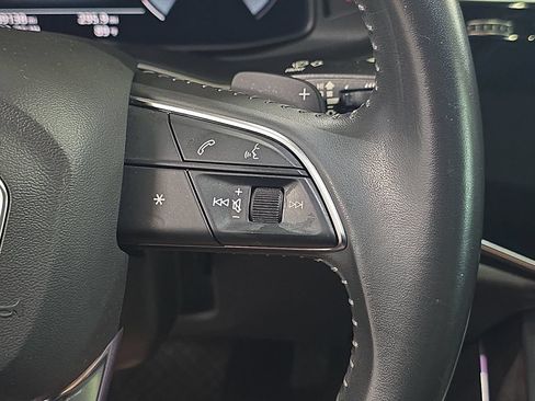 Used 2019 Audi Q8 Premium Plus w/ Premium Plus AWD/4WD image 21