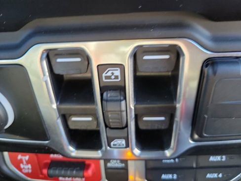 Used 2023 Jeep Gladiator Mojave w/ LED Lighting Group image 9