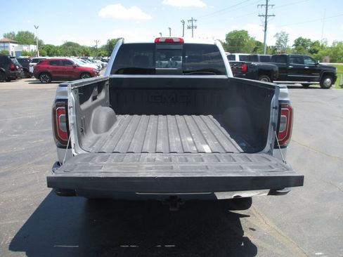 Used 2018 GMC Sierra 1500 SLT AWD/4WD image 9