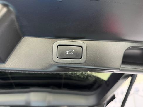 Used 2020 Land Rover Range Rover Sport SVR AWD/4WD image 24