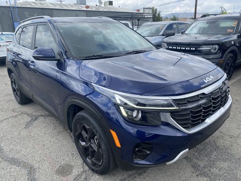 Used 2024 Kia Seltos EX FWD image 8