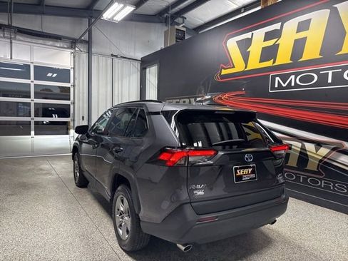 Used 2024 Toyota RAV4 XLE w/ Convenience Package AWD/4WD image 18