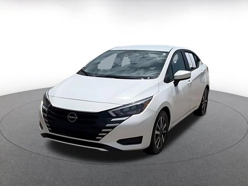 Used 2025 Nissan Versa SV FWD image 8