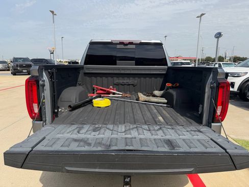 Used 2021 GMC Sierra 1500 AT4 w/ AT4 Value Package AWD/4WD image 8