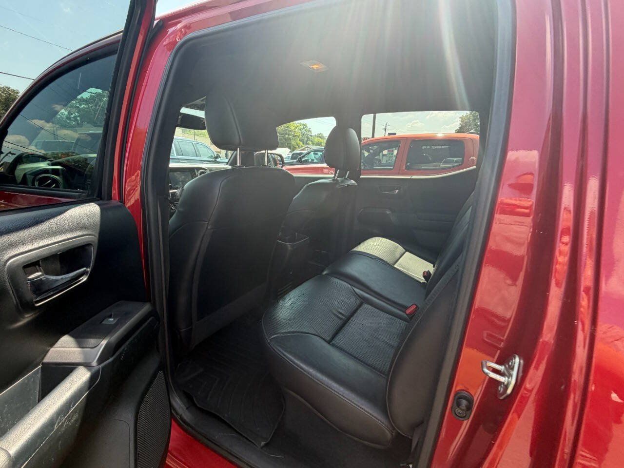 Used 2017 Toyota Tacoma TRD Pro AWD/4WD image 3