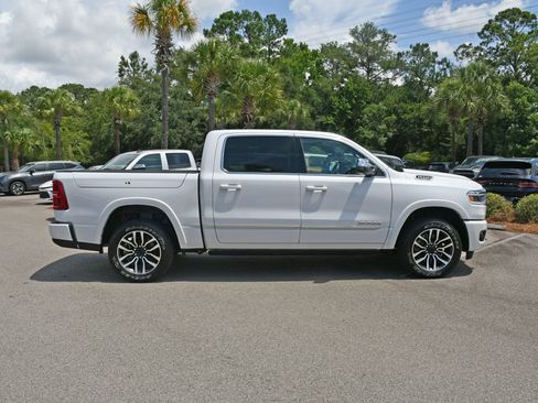 Used 2025 RAM 1500 Limited AWD/4WD image 2
