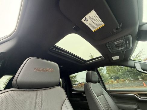 Used 2022 Chevrolet Silverado 1500 High Country w/ Z71 Off-Road Package AWD/4WD image 27