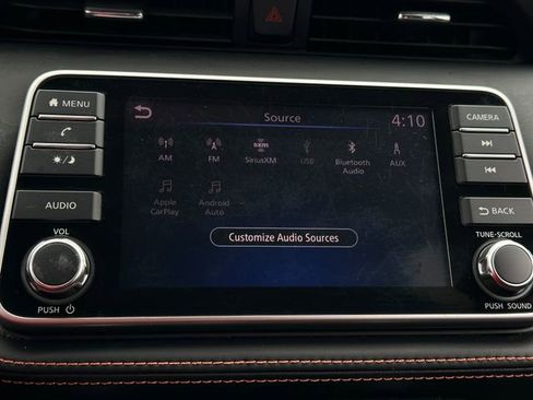 Used 2018 Nissan Kicks SR image 24