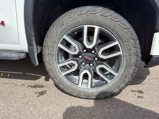 Used 2024 GMC Sierra 1500 AT4 w/ Technology Package AWD/4WD image 12