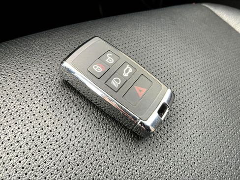 Used 2022 Land Rover Discovery Sport S R-Dynamic AWD/4WD image 14