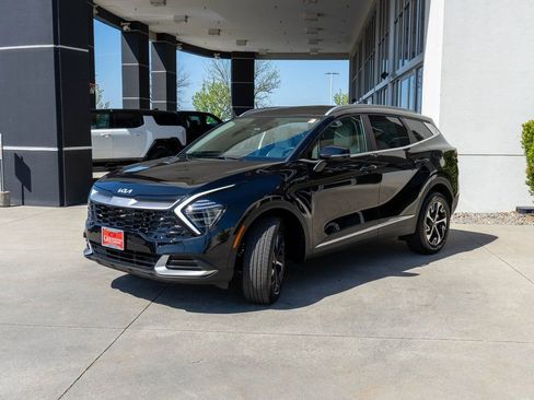 Used 2025 Kia Sportage EX AWD/4WD image 3