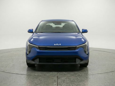 Used 2025 Kia K4 LXS image 2