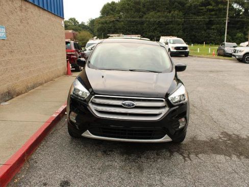 Used 2019 Ford Escape SE FWD image 2