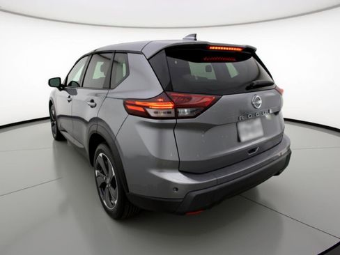 Used 2025 Nissan Rogue SV FWD image 6