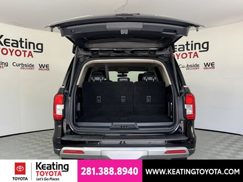 Used 2022 Ford Expedition XLT RWD image 17