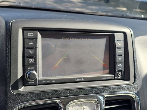 Used 2012 Chrysler Town & Country Touring-L w/ Premium Group image 22